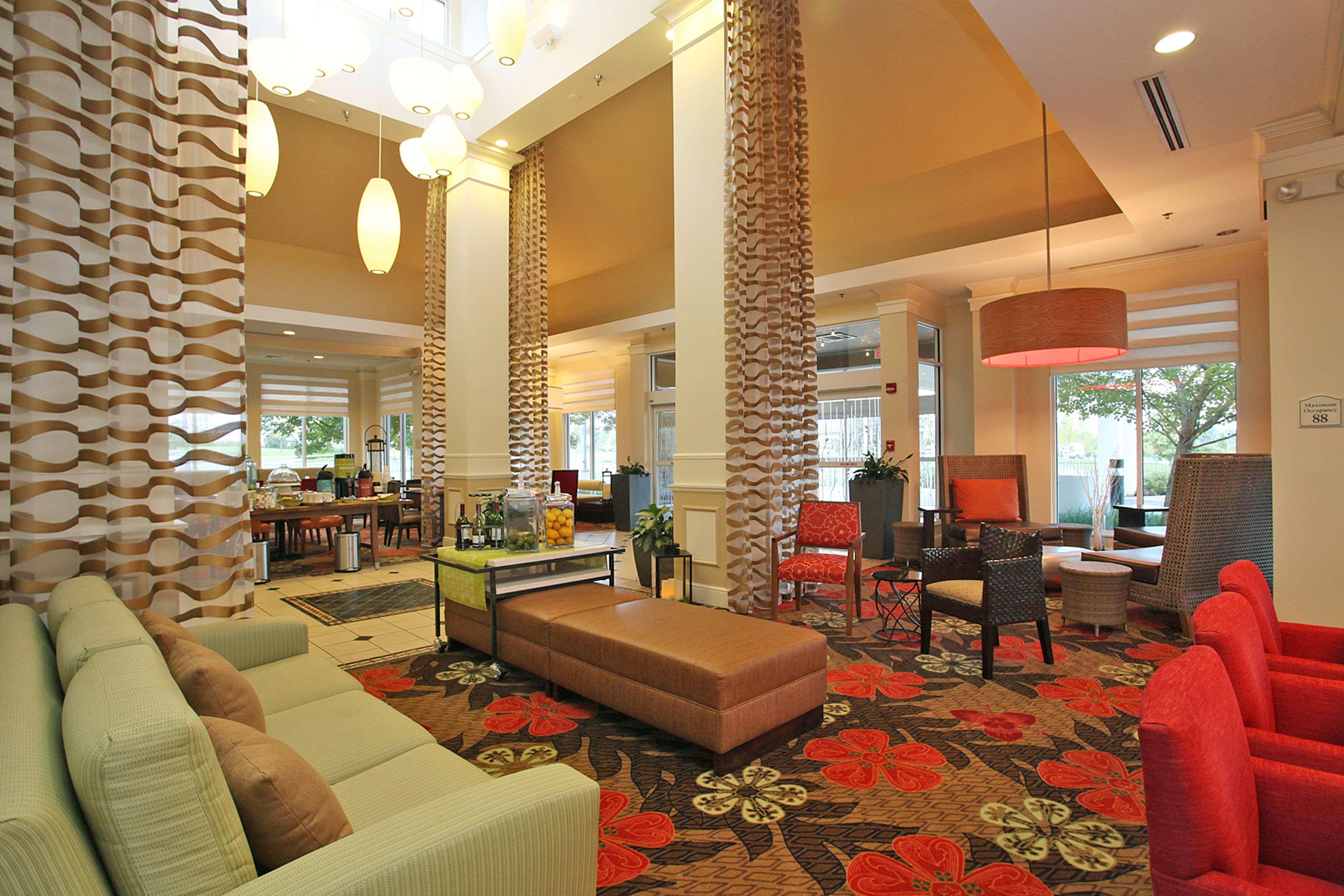Hilton Garden Inn Честертон Экстерьер фото