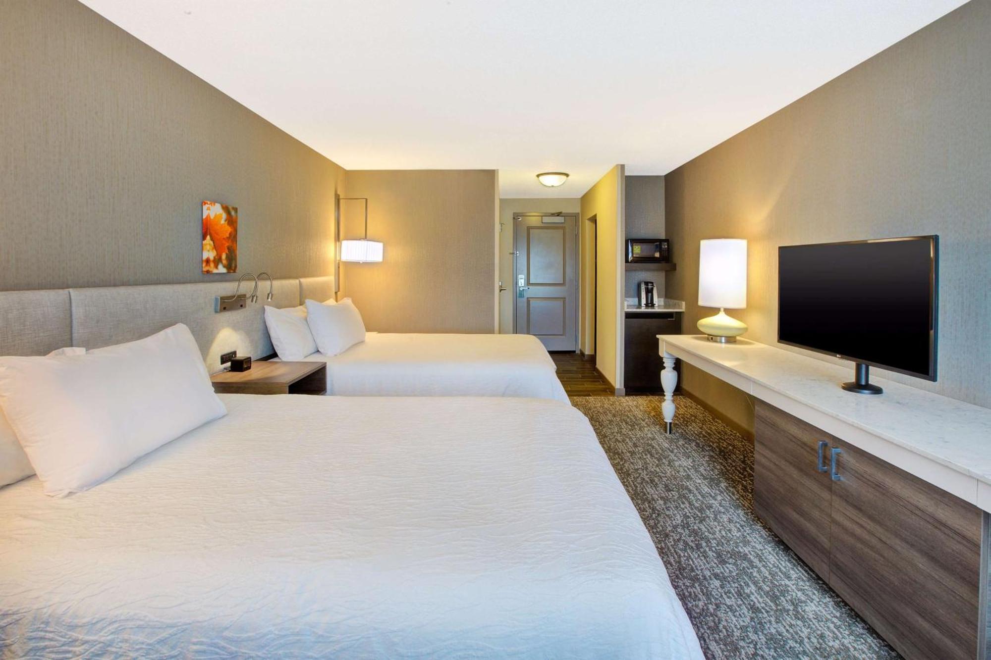 Hilton Garden Inn Честертон Экстерьер фото