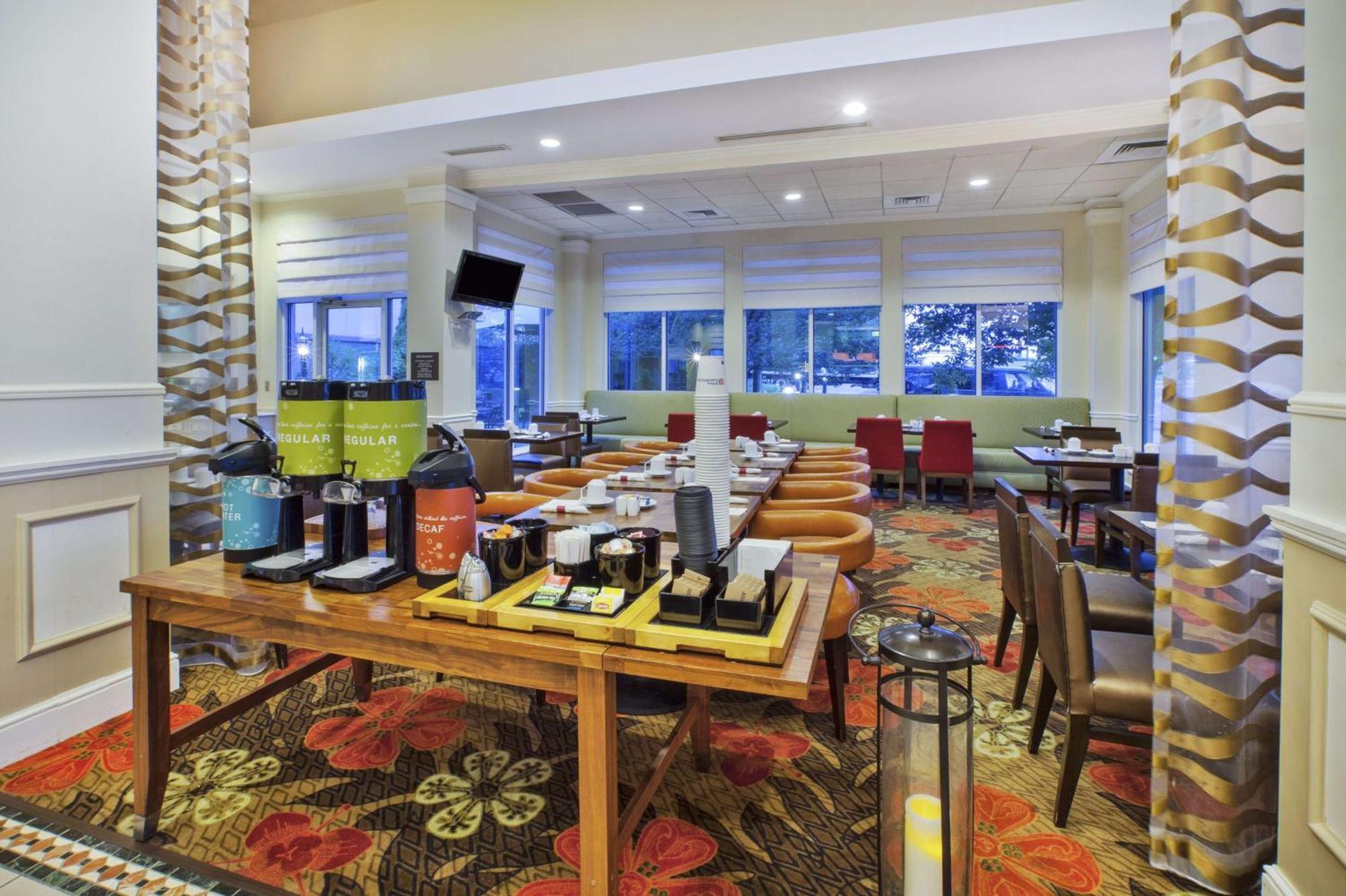 Hilton Garden Inn Честертон Экстерьер фото
