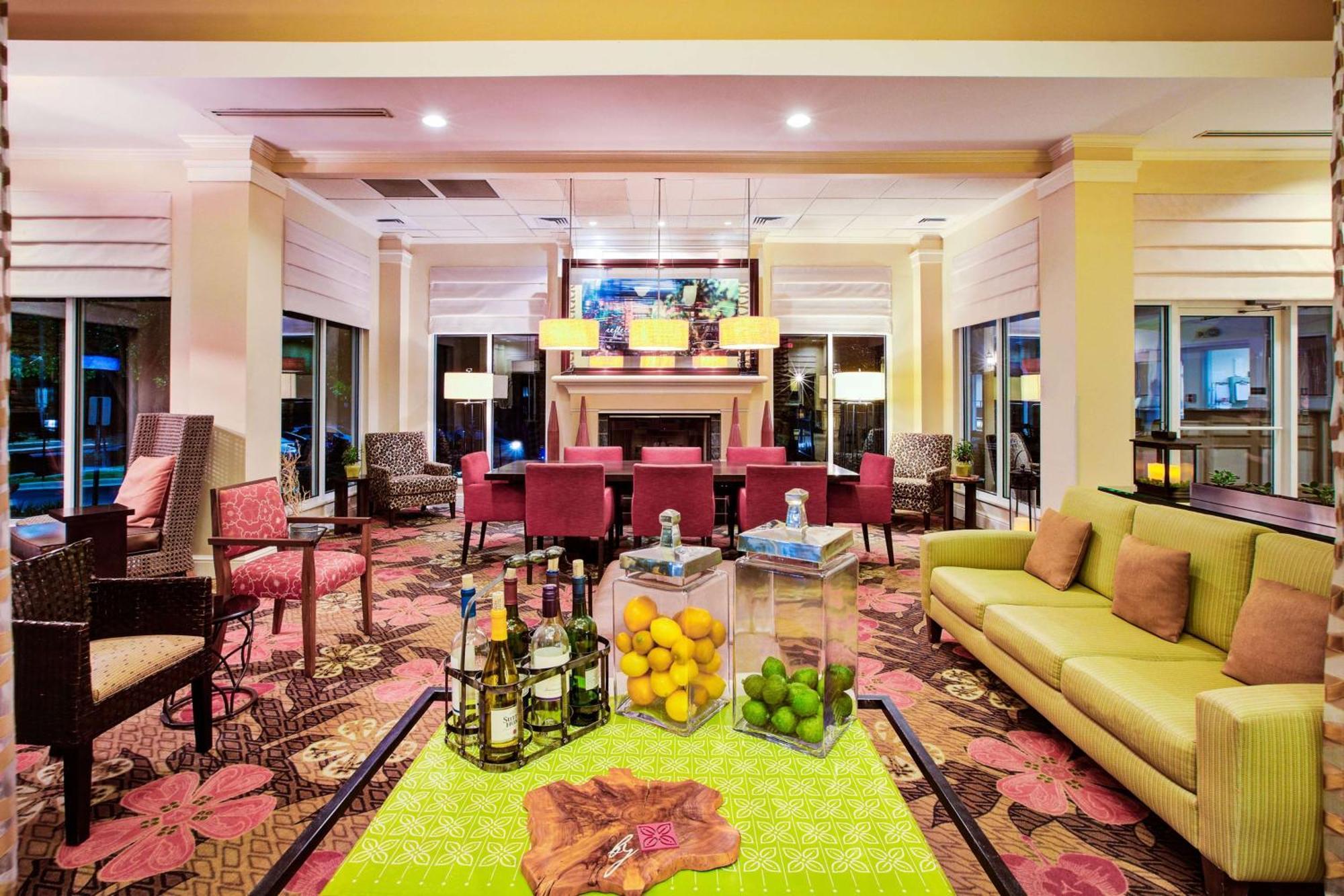 Hilton Garden Inn Честертон Экстерьер фото